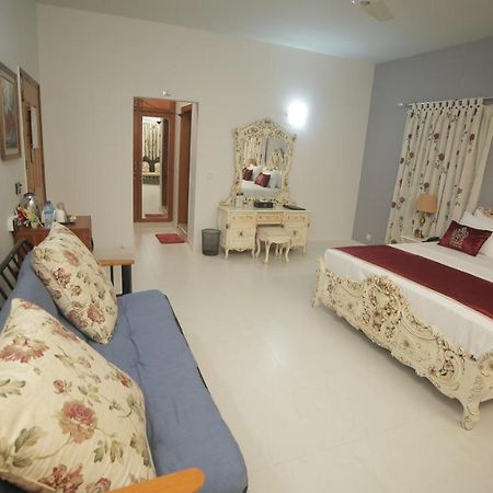Bed and Breakfast Four Squares Карачи Экстерьер фото