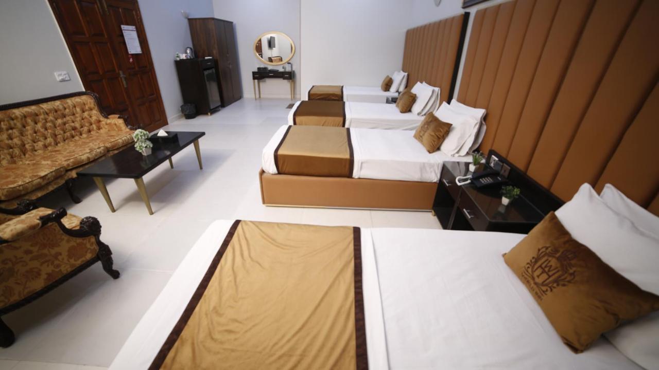 Bed and Breakfast Four Squares Карачи Экстерьер фото