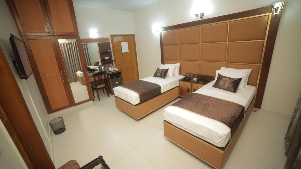 Bed and Breakfast Four Squares Карачи Экстерьер фото