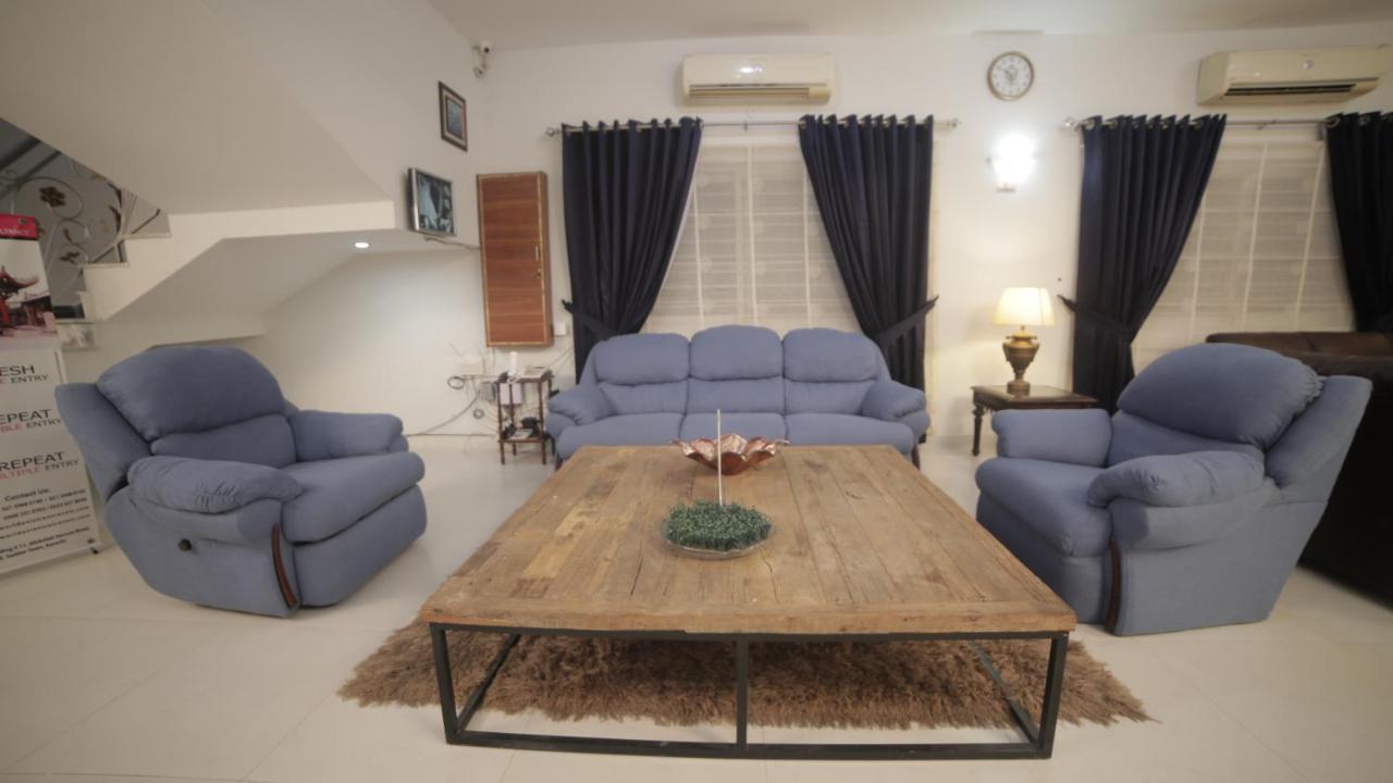 Bed and Breakfast Four Squares Карачи Экстерьер фото